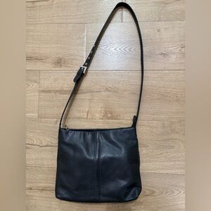 Stone Mountain Black Leather Crossbody adjustable strap Purse boat bottom